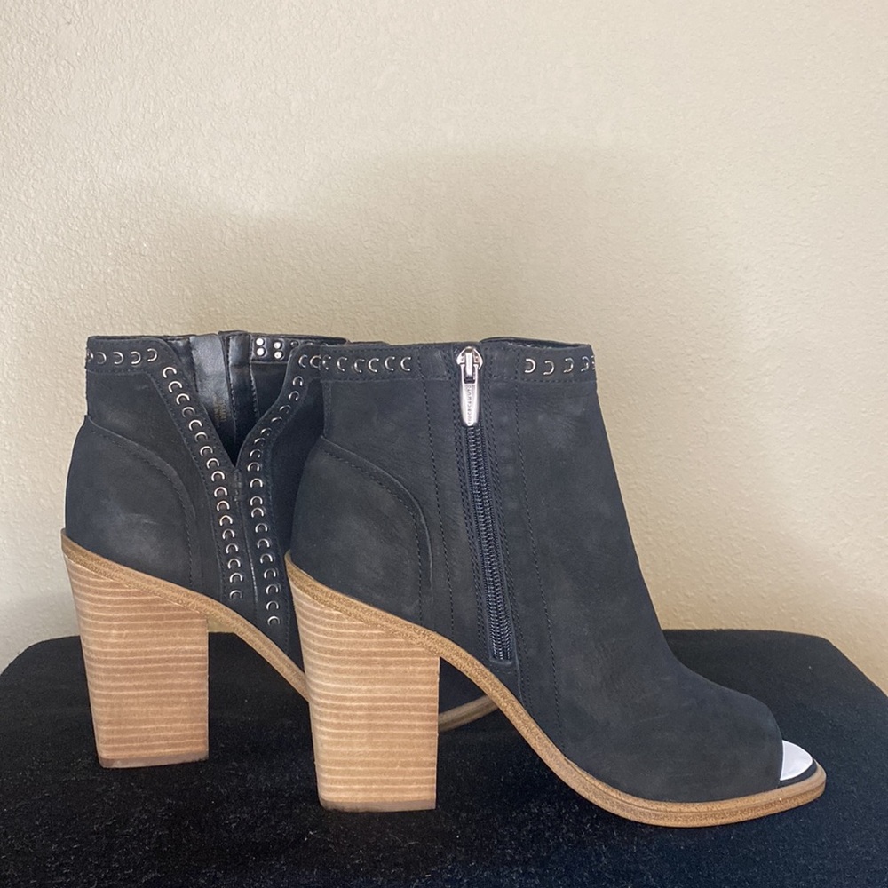 Vince Camuto Black Ankle Boots with Tan Heel